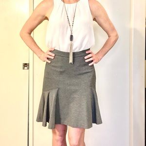 Diane Von Furstenberg gray ruffle skirt size 8